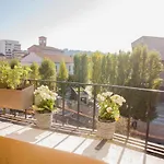 La Pausa 3*